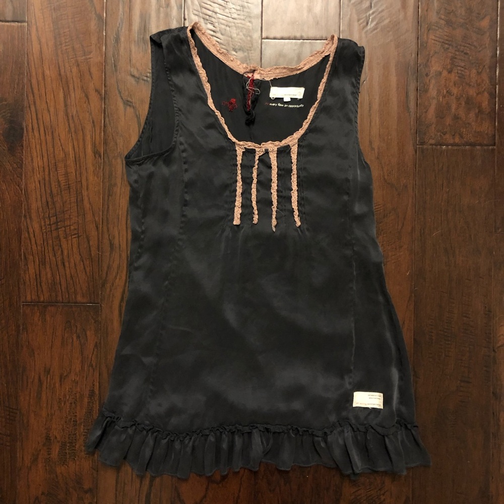 Sleeveless top